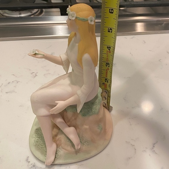 Vintage Laszlo Ispanky Figurine SPRING Lady Girl Four Seasons Porcelain Fairy - Picture 7 of 8